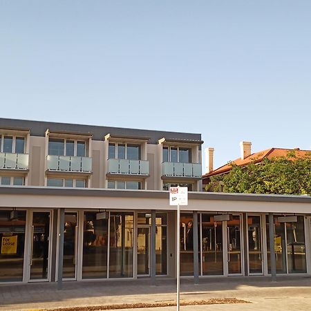 Semaphore Splash Apartments Port Adelaide Extérieur photo