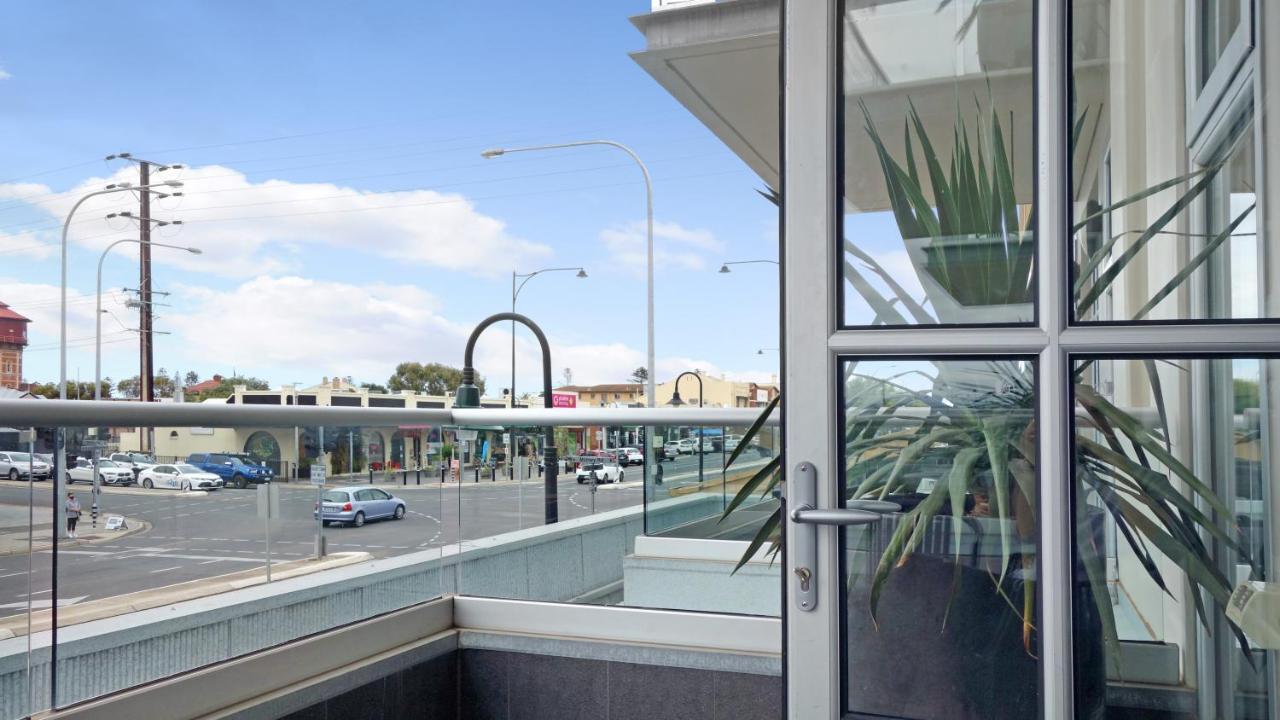 Semaphore Splash Apartments Port Adelaide Extérieur photo