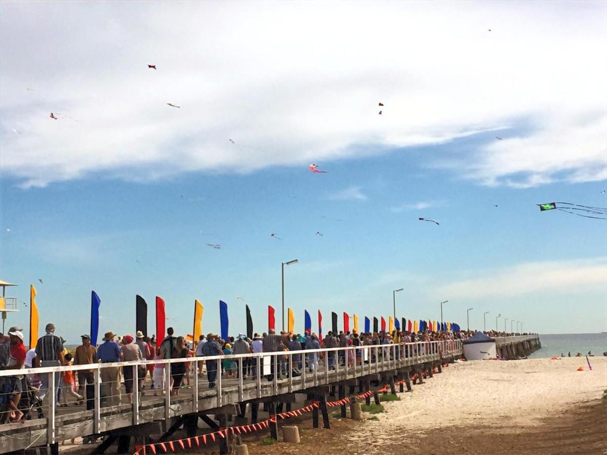 Semaphore Splash Apartments Port Adelaide Extérieur photo